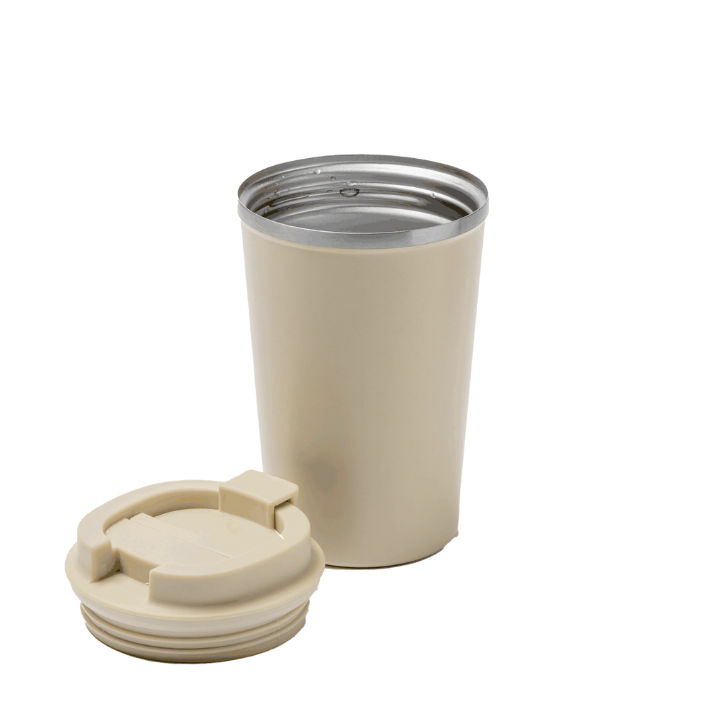 Kombis premium 450 ml termokrūze ar lāzergravējumu, dāvana, ar stilīgu dizainu, piemērota siltu dzērienu baudīšanai.