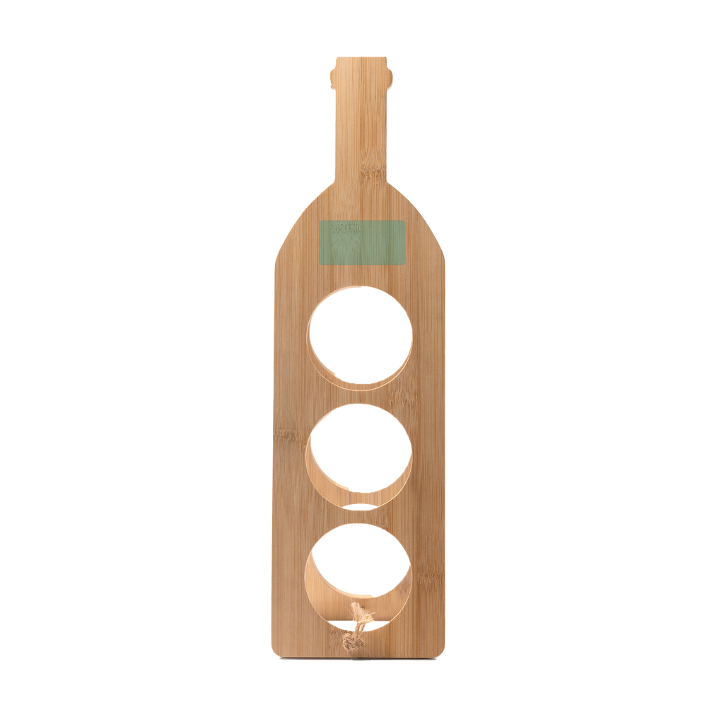Kombis Bambusa vīna pudeļu statīvs ar lāzergravējumu, designed for three bottles, perfect as a gift.